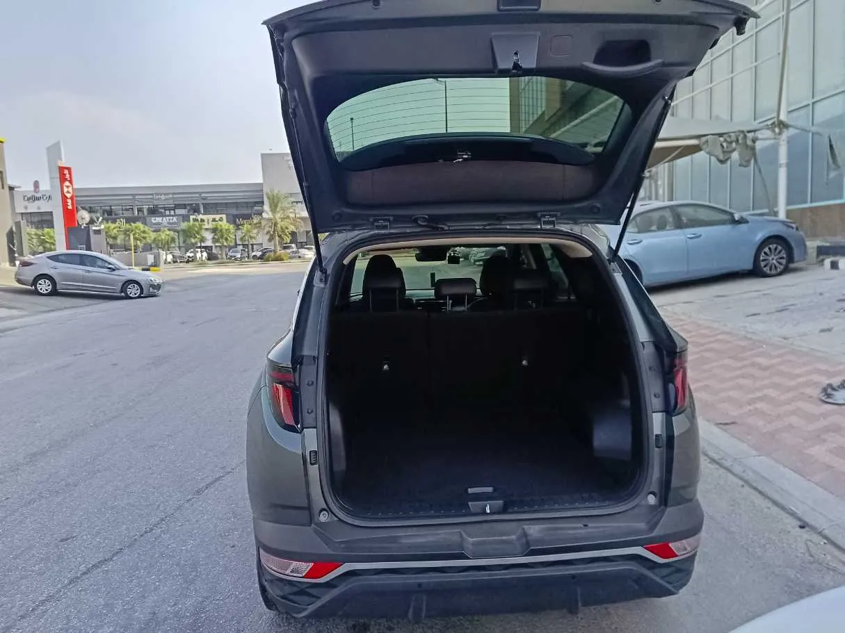 Car image 28
