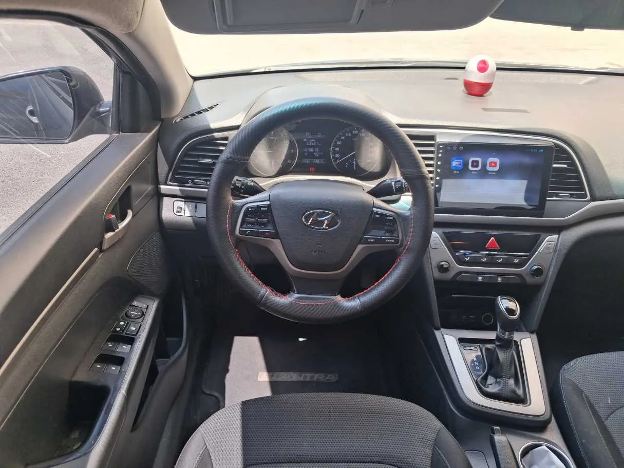 Car image 15