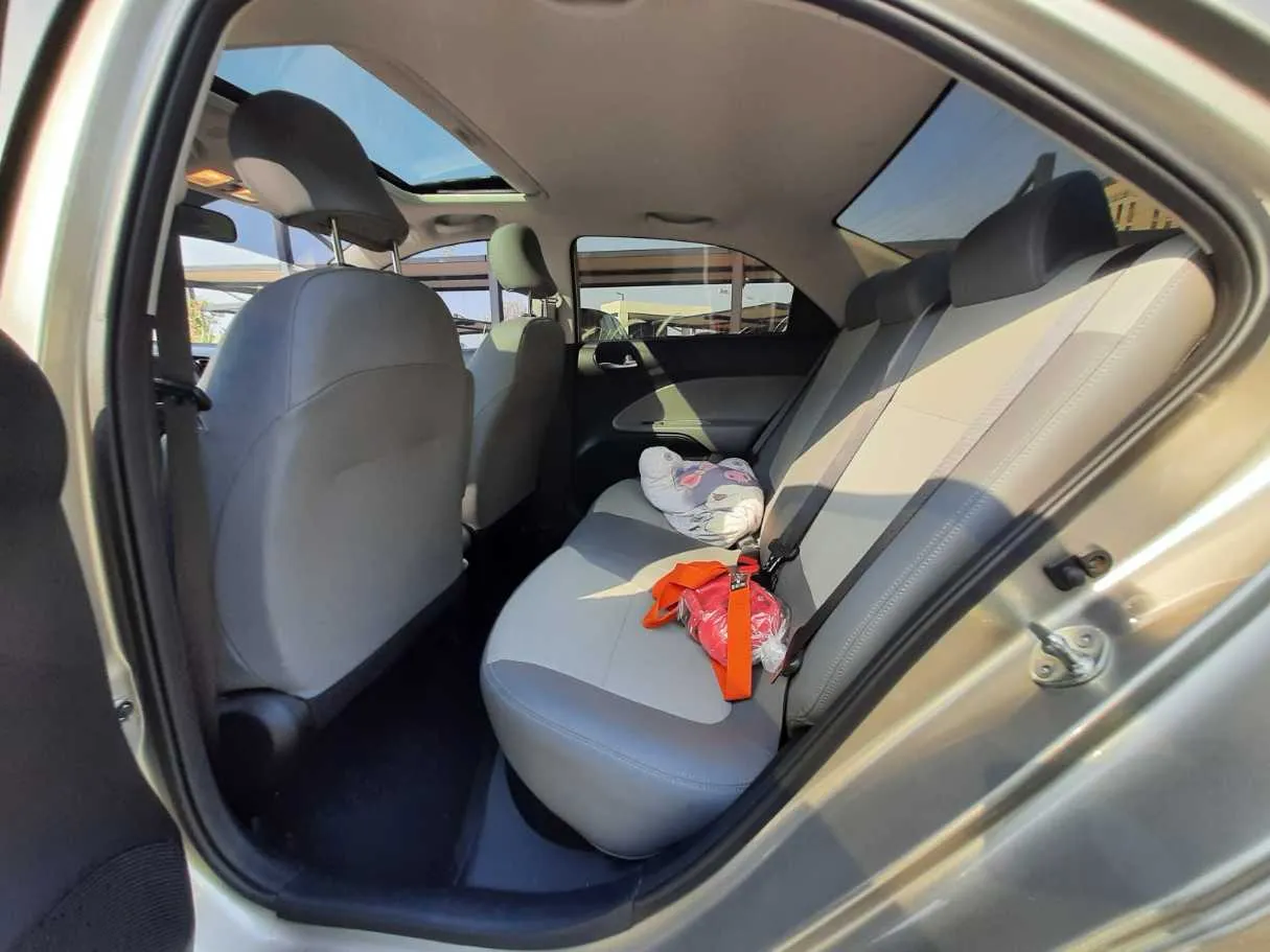 Car image 13