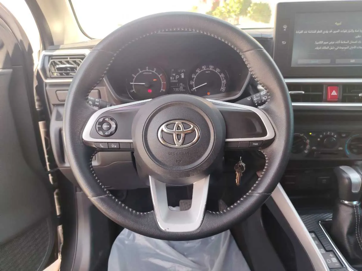 Car image 22