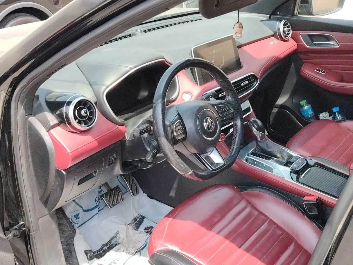 Car image 12