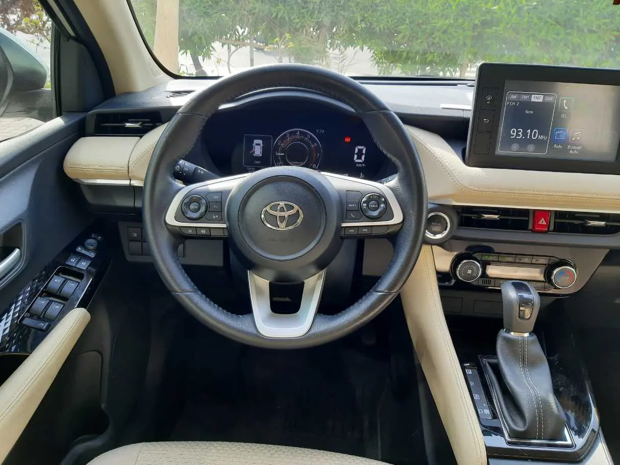 Car image 17