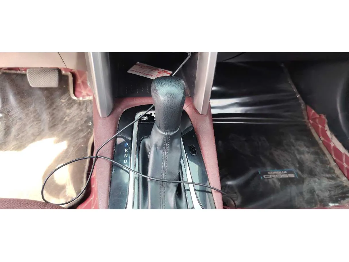 Car image 16