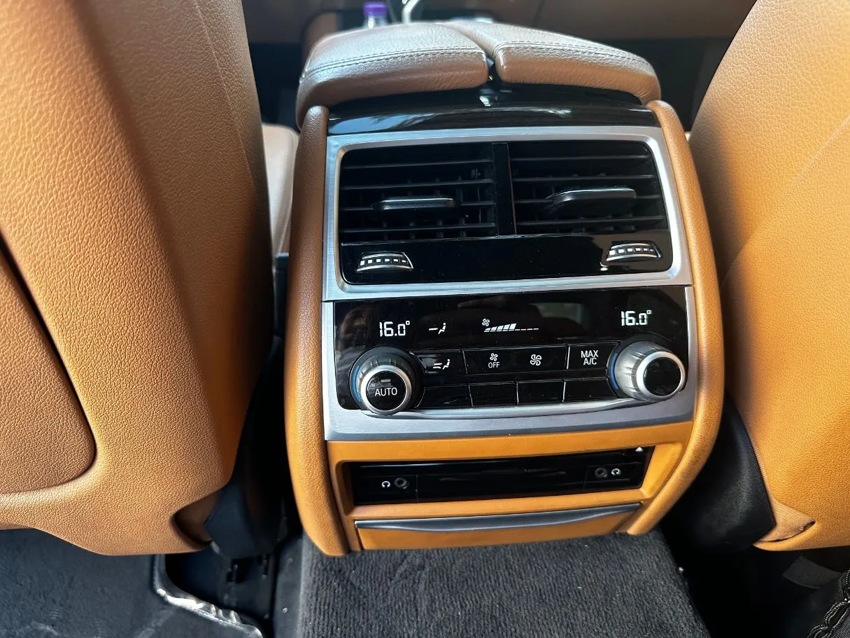 Car image 28