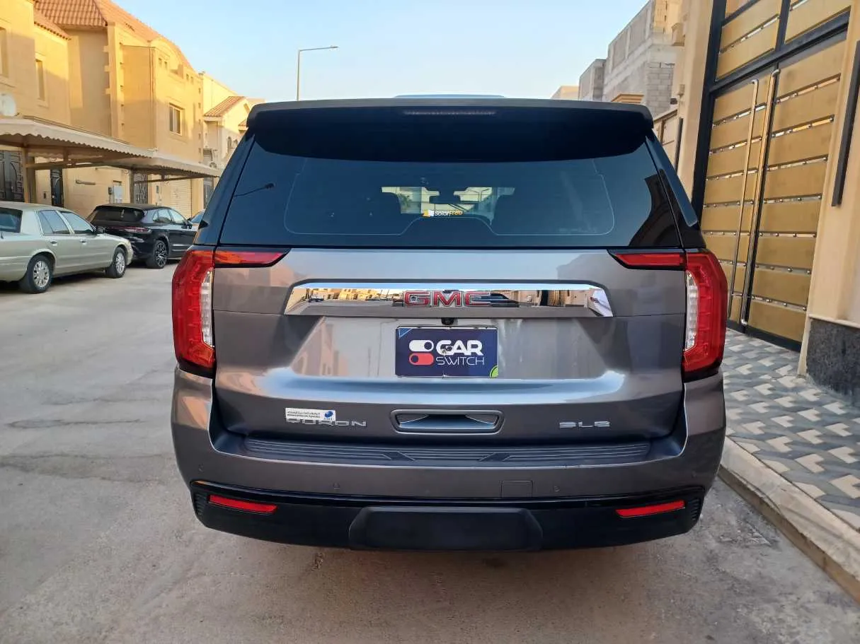 Car image 6
