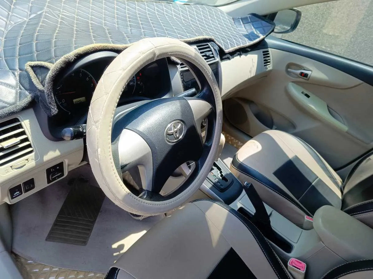 Car image 13