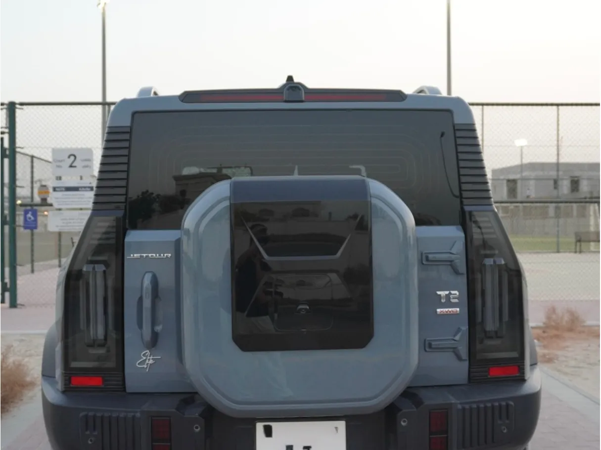 Car image 3