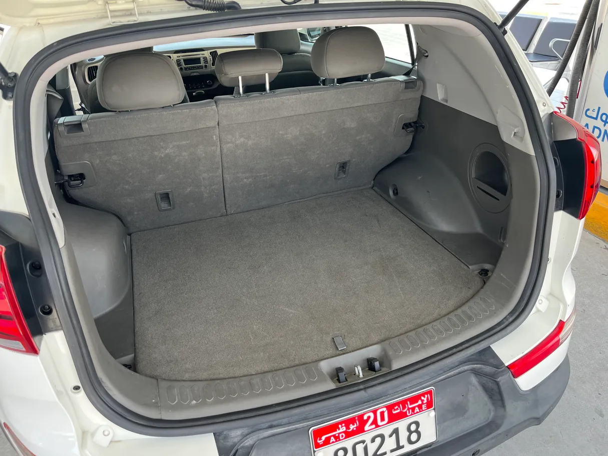 Car image 13