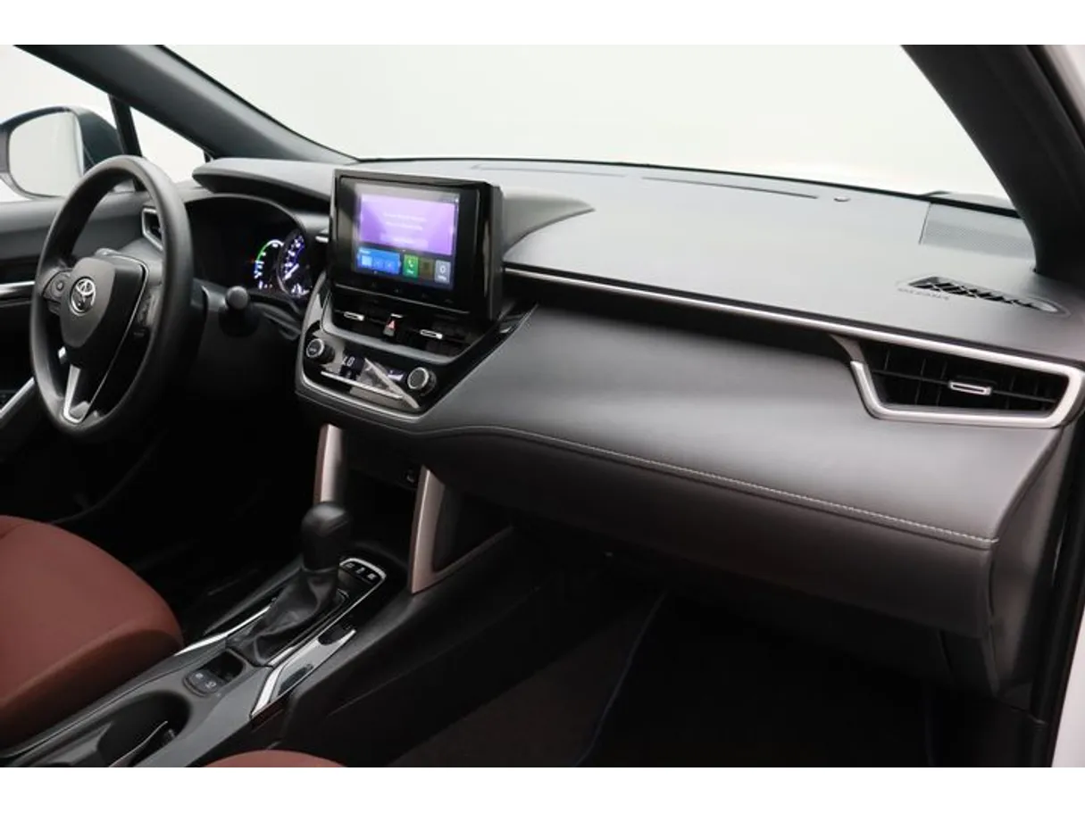 Car image 10