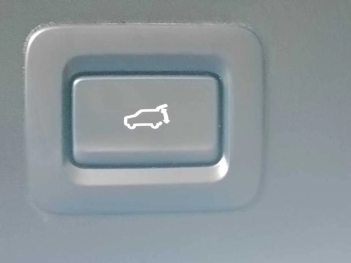 Car image 37