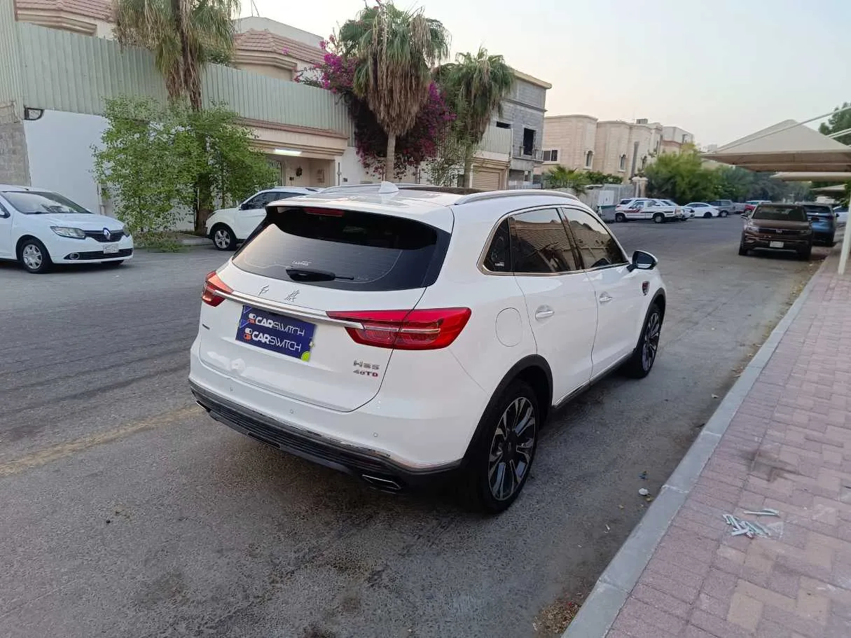 Car image 5