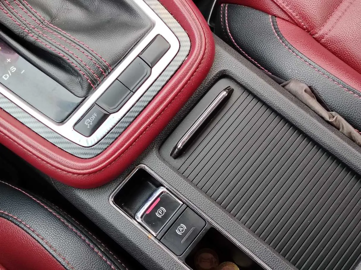 Car image 22