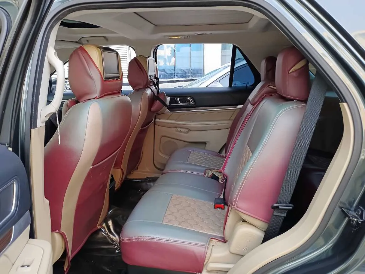 Car image 13