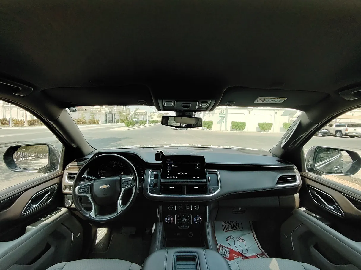 Car image 17
