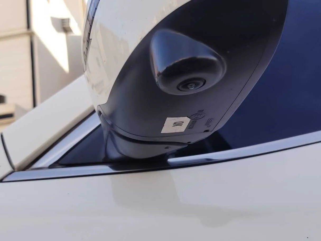 Car image 32