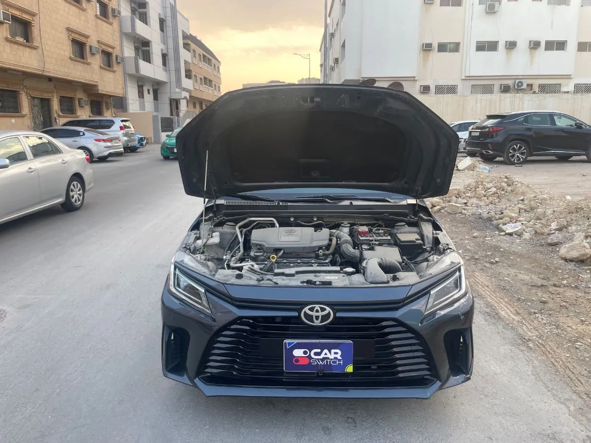 Car image 25