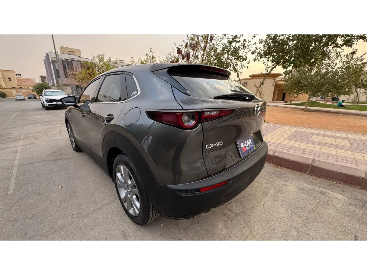 Car image 7