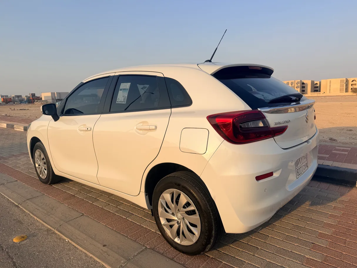 Car image 4