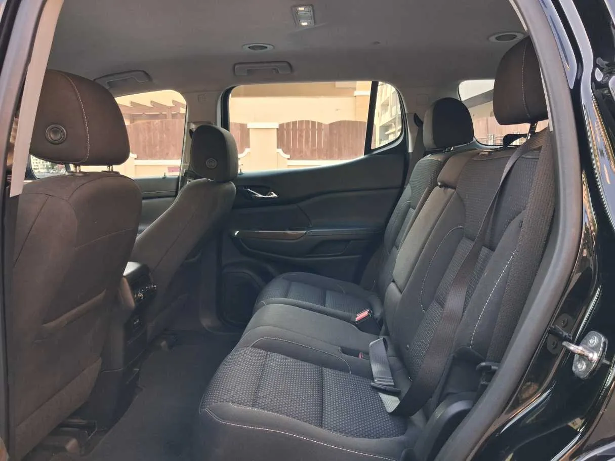 Car image 13