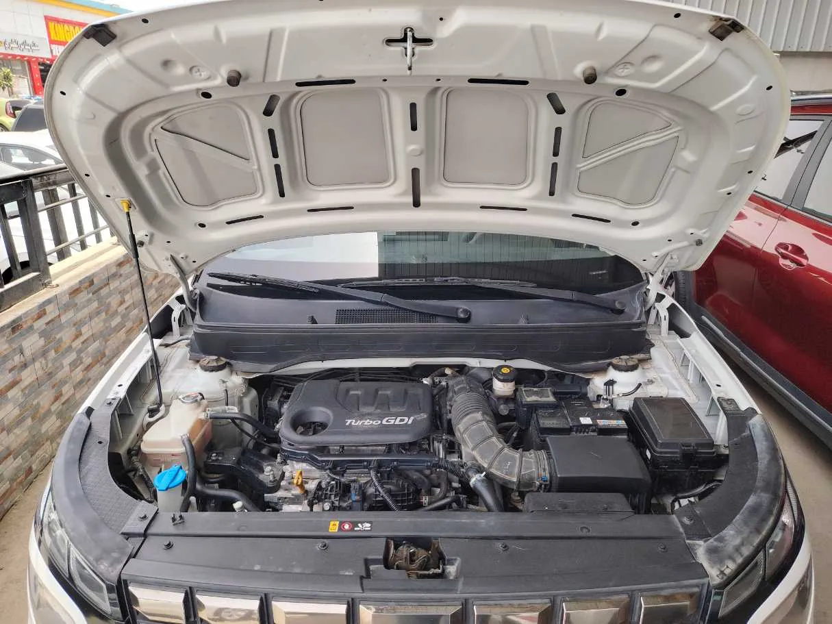 Car image 28