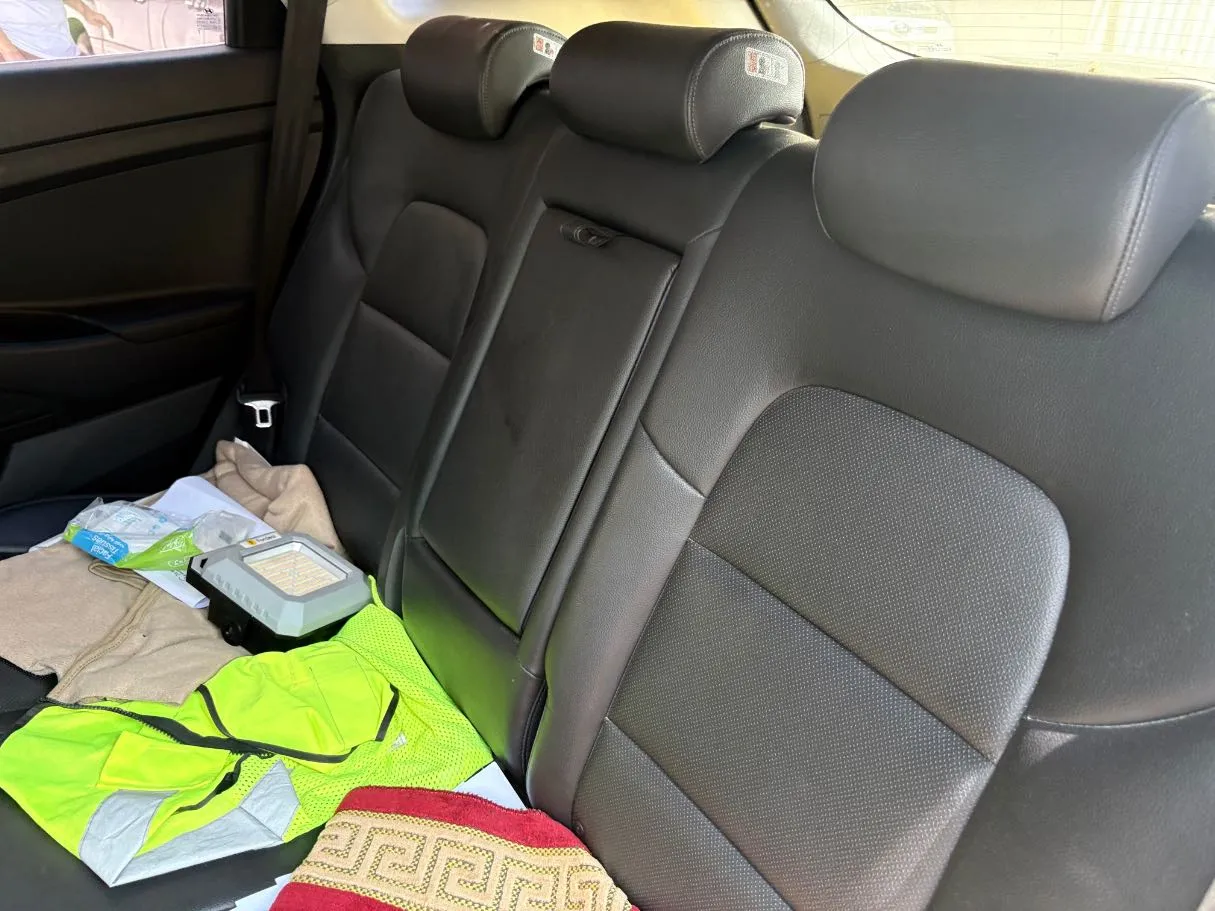 Car image 15