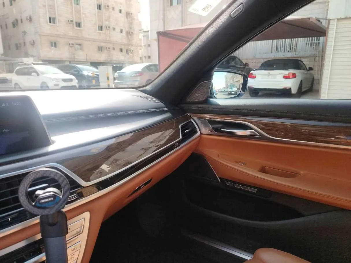 Car image 31
