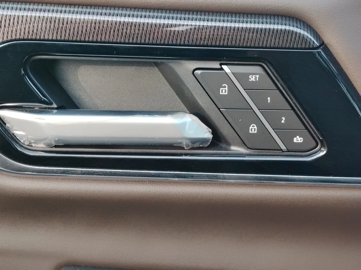 Car image 27