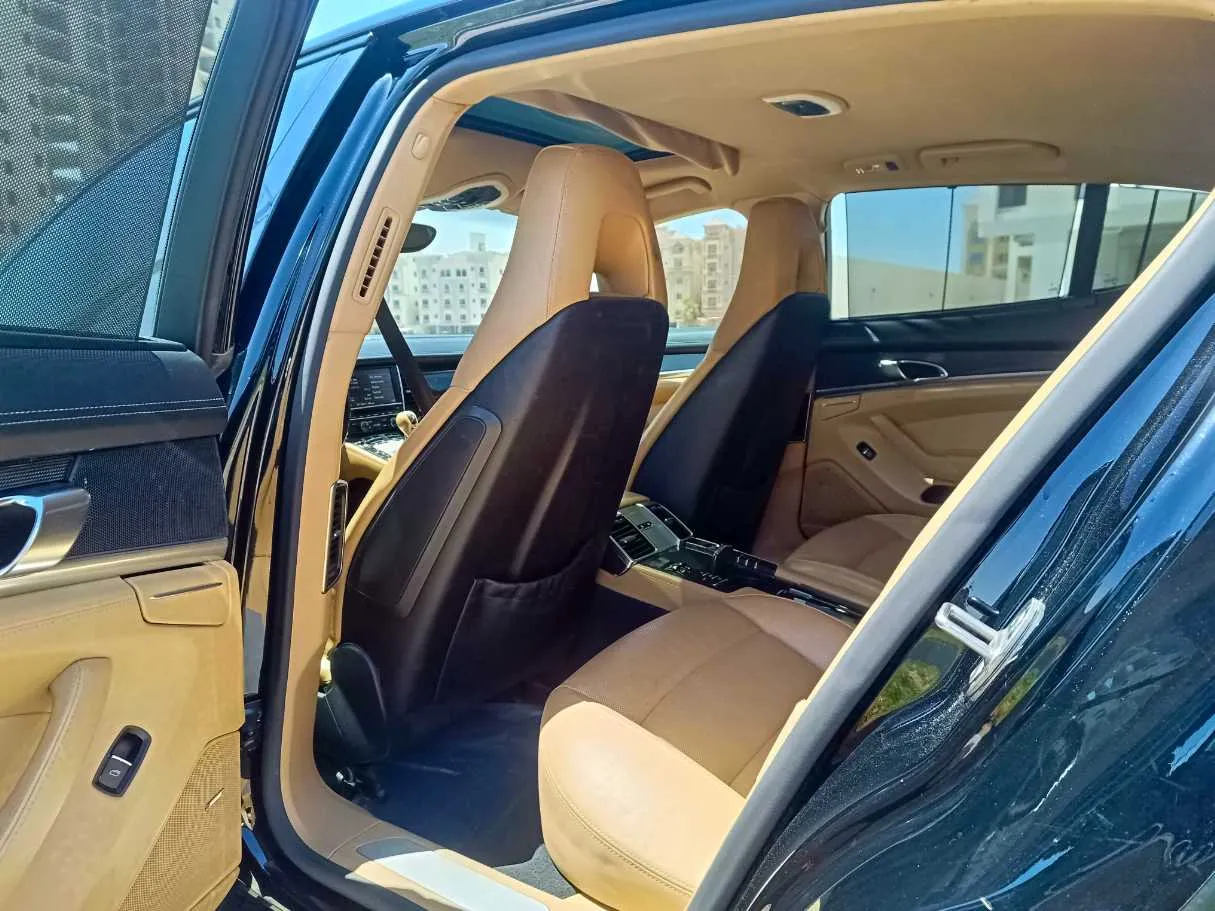 Car image 20