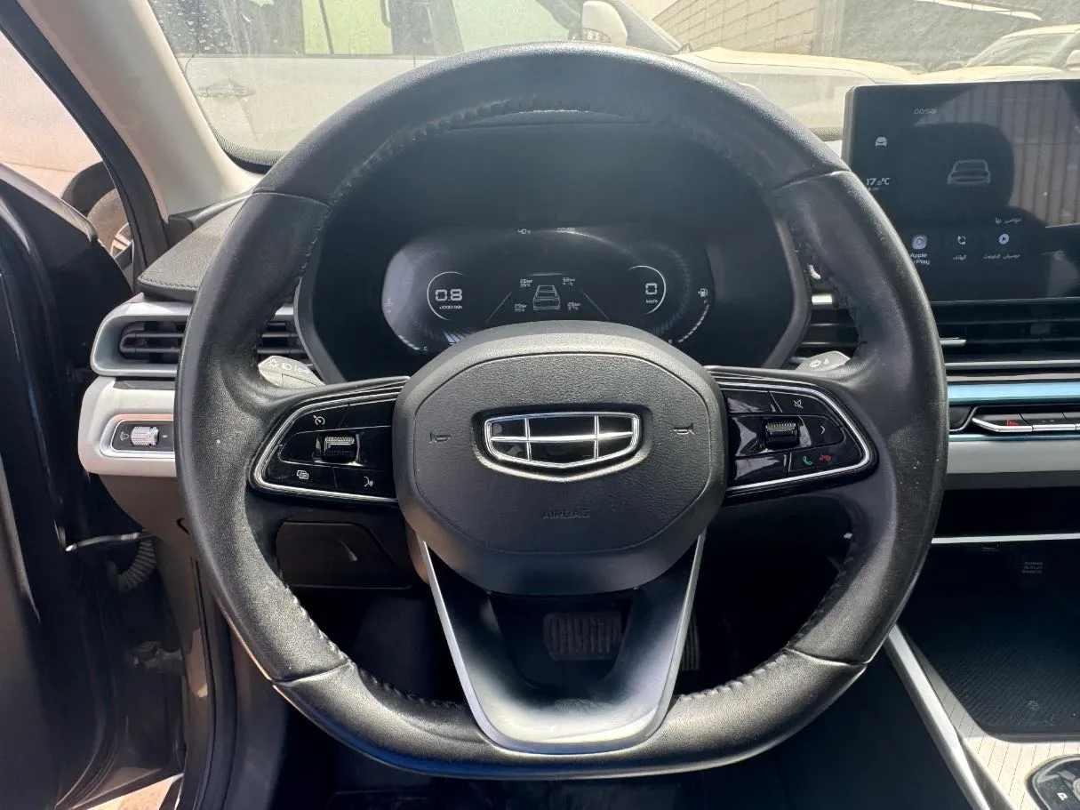 Car image 11