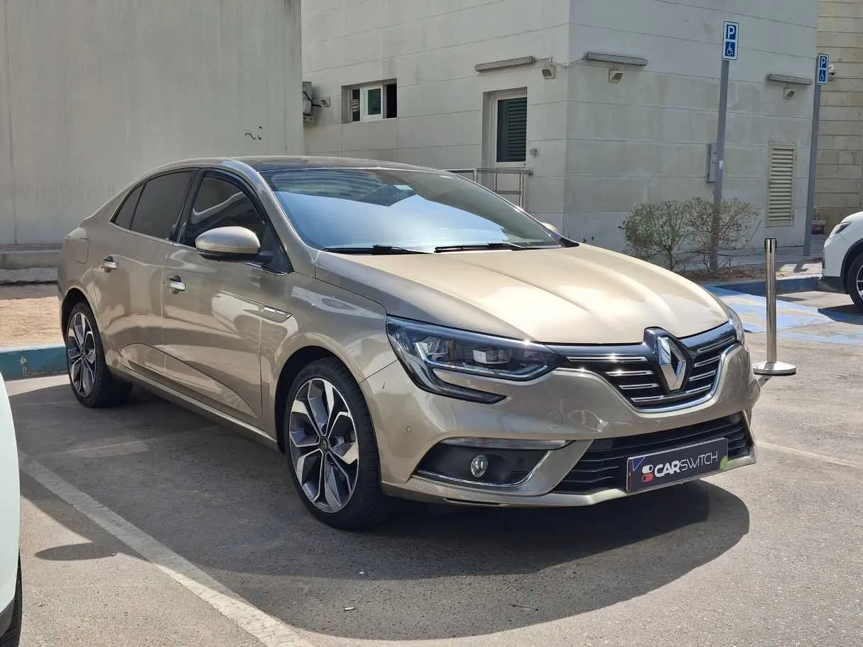 Car image 3