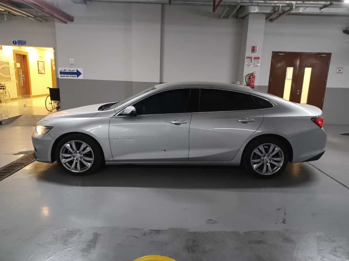 Car image 8