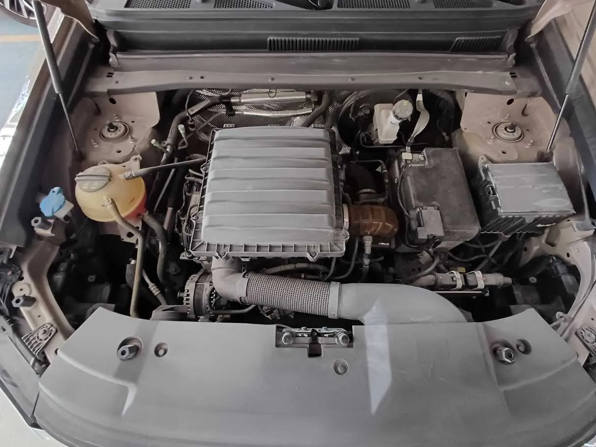 Car image 22
