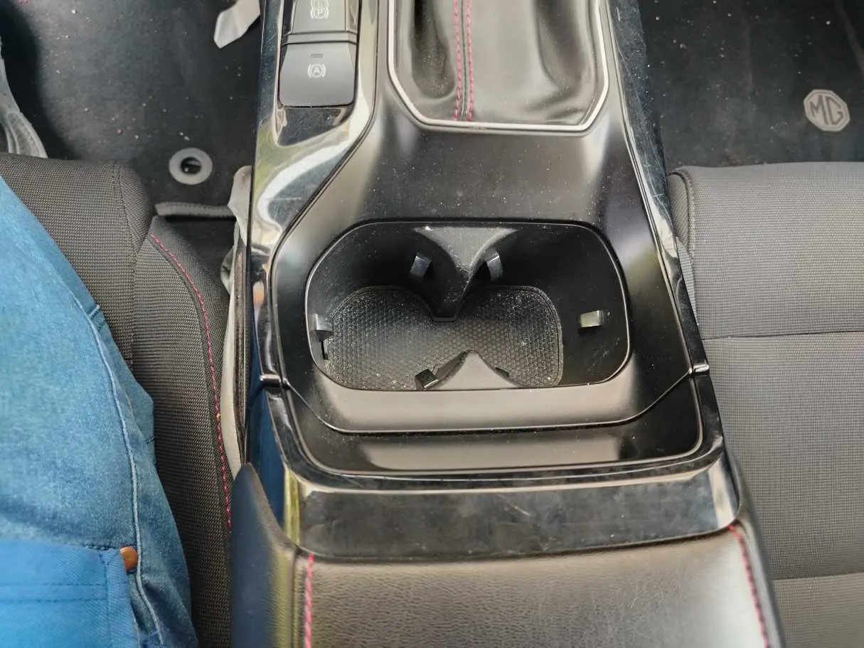 Car image 32