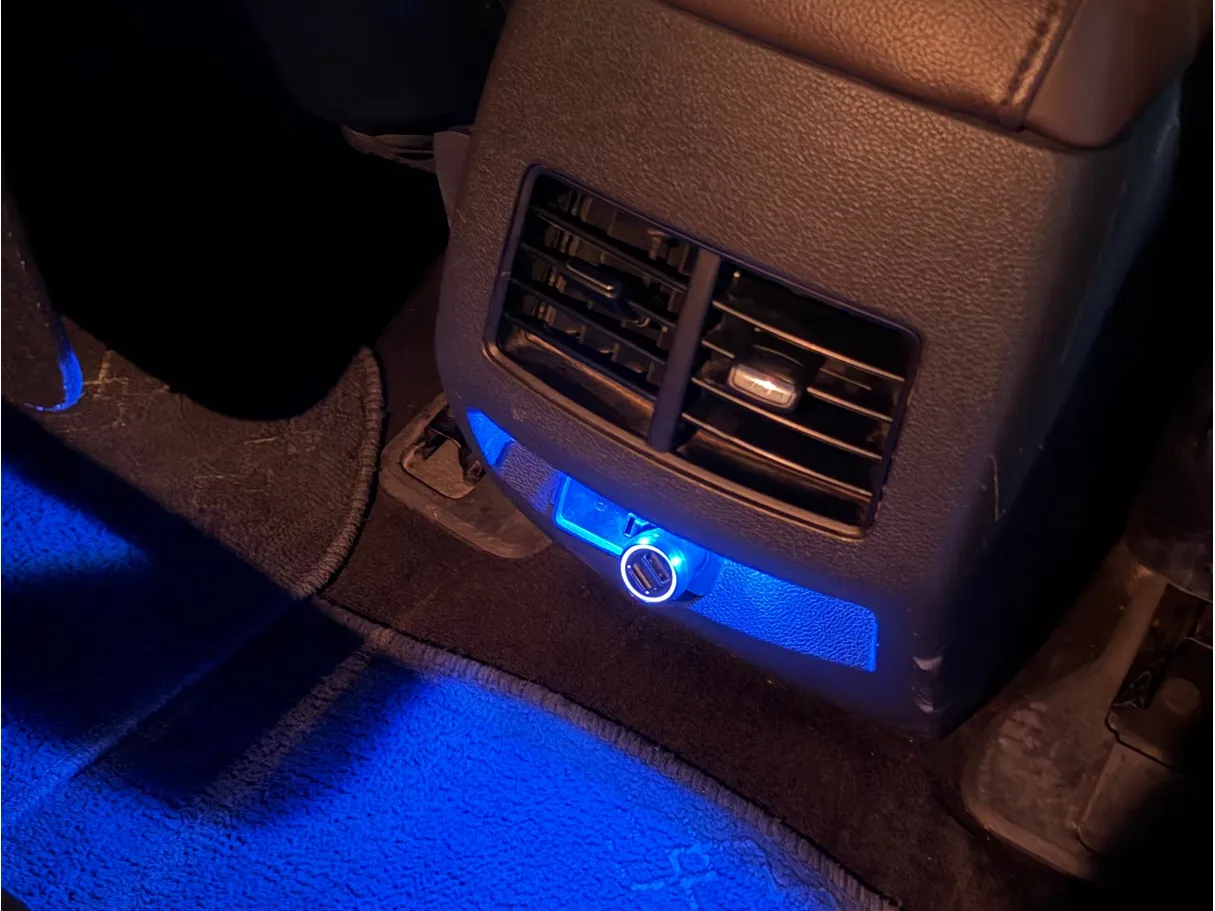 Car image 14