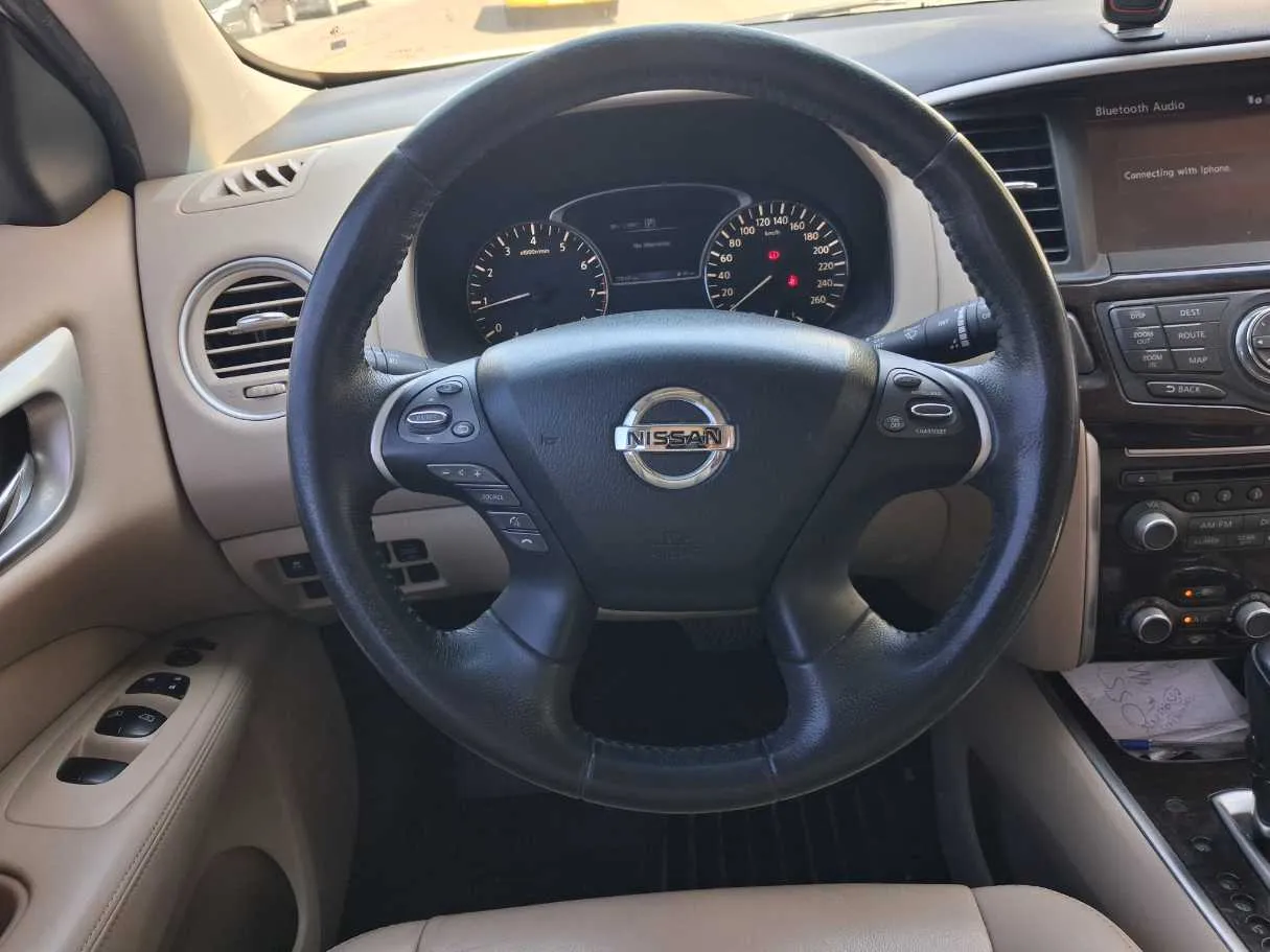 Car image 19