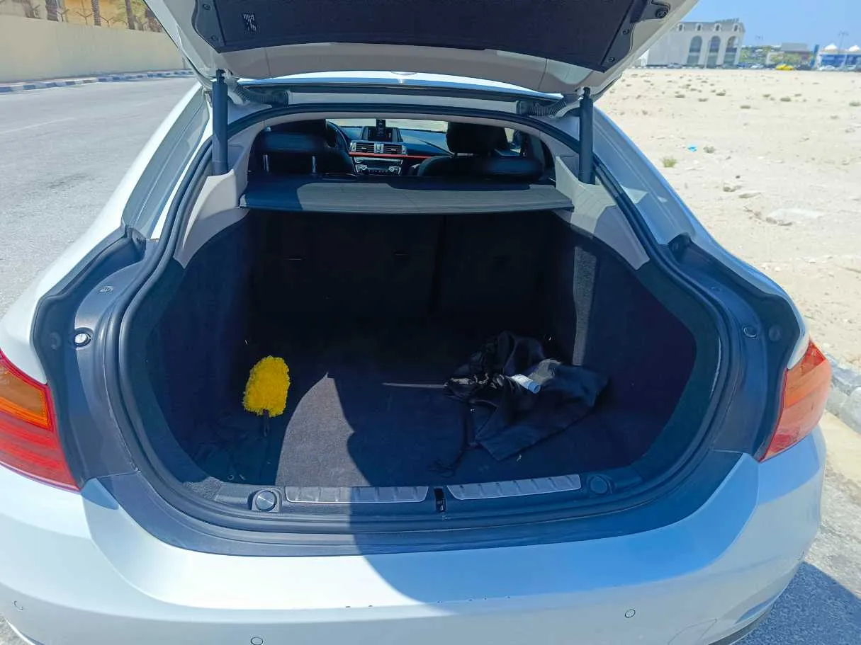 Car image 28