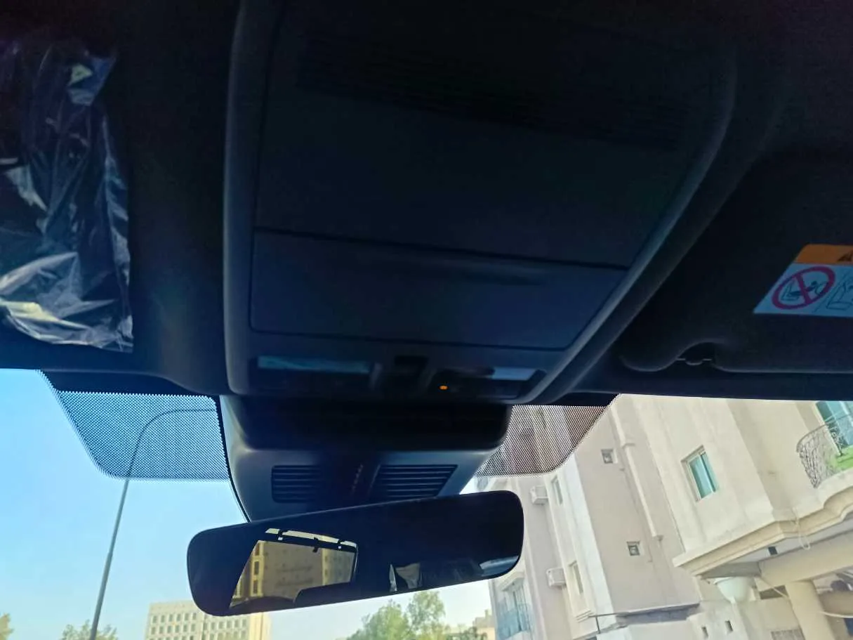 Car image 34