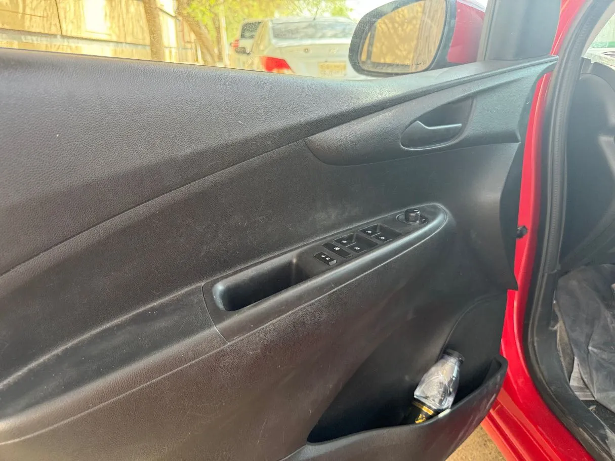 Car image 21