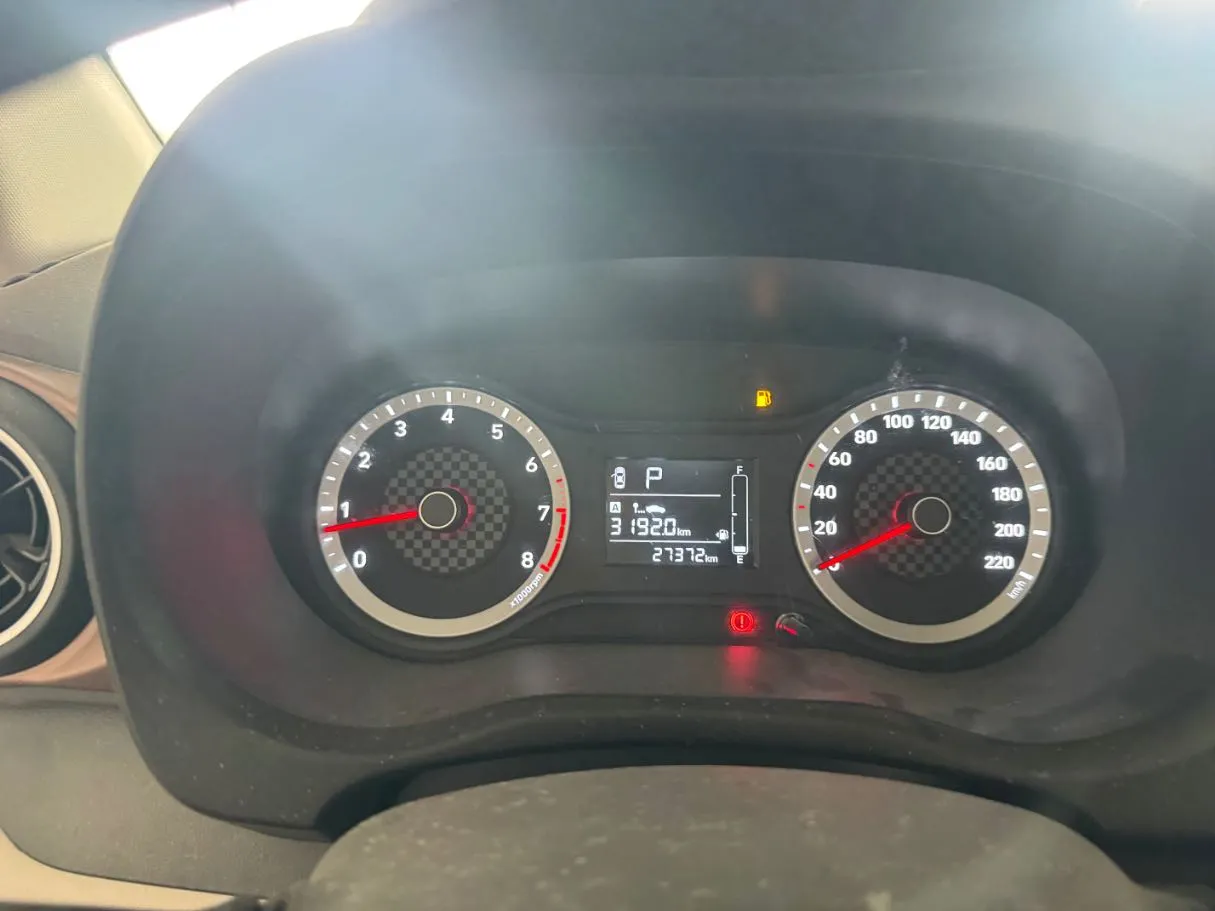 Car image 11