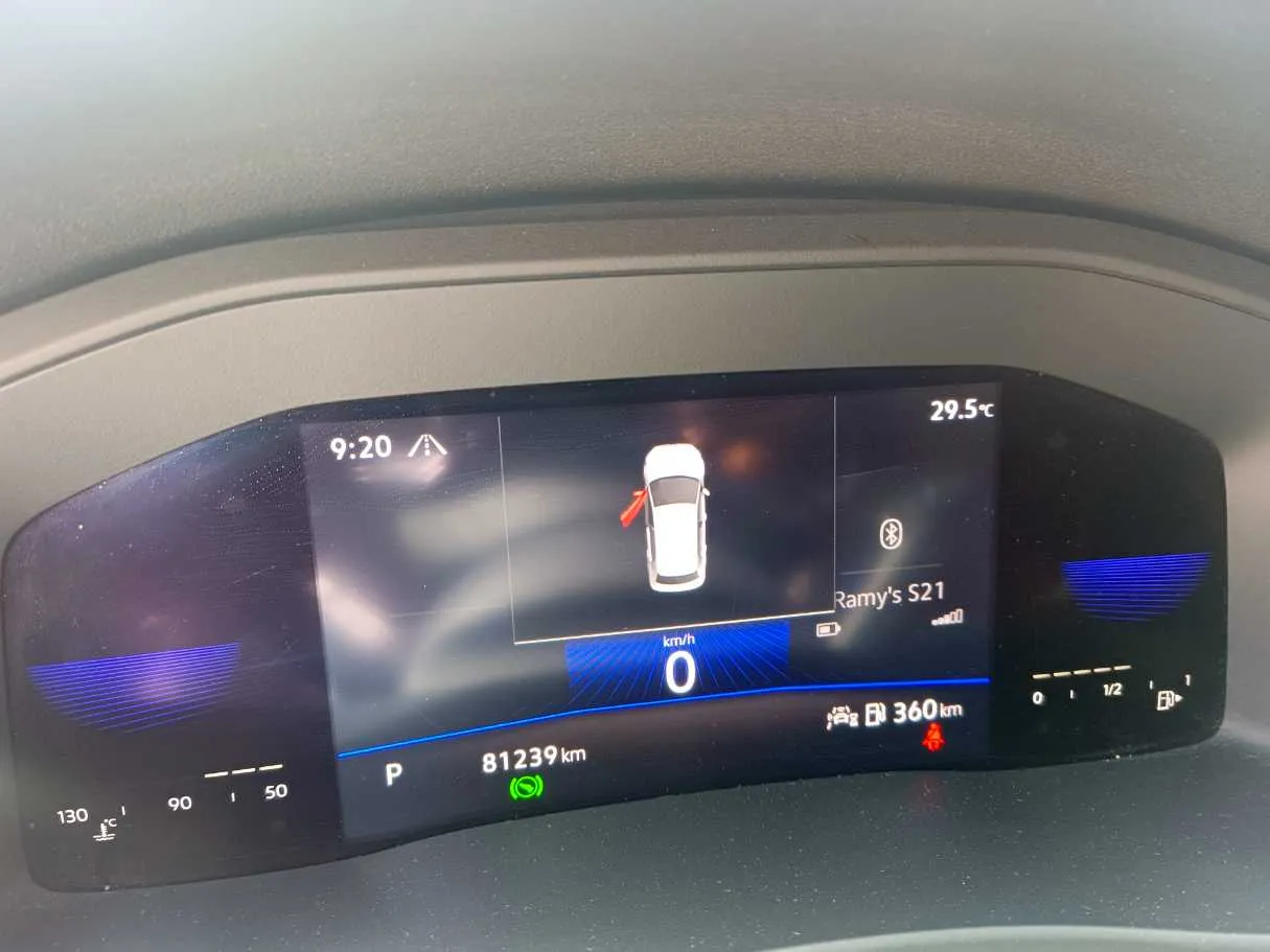 Car image 26