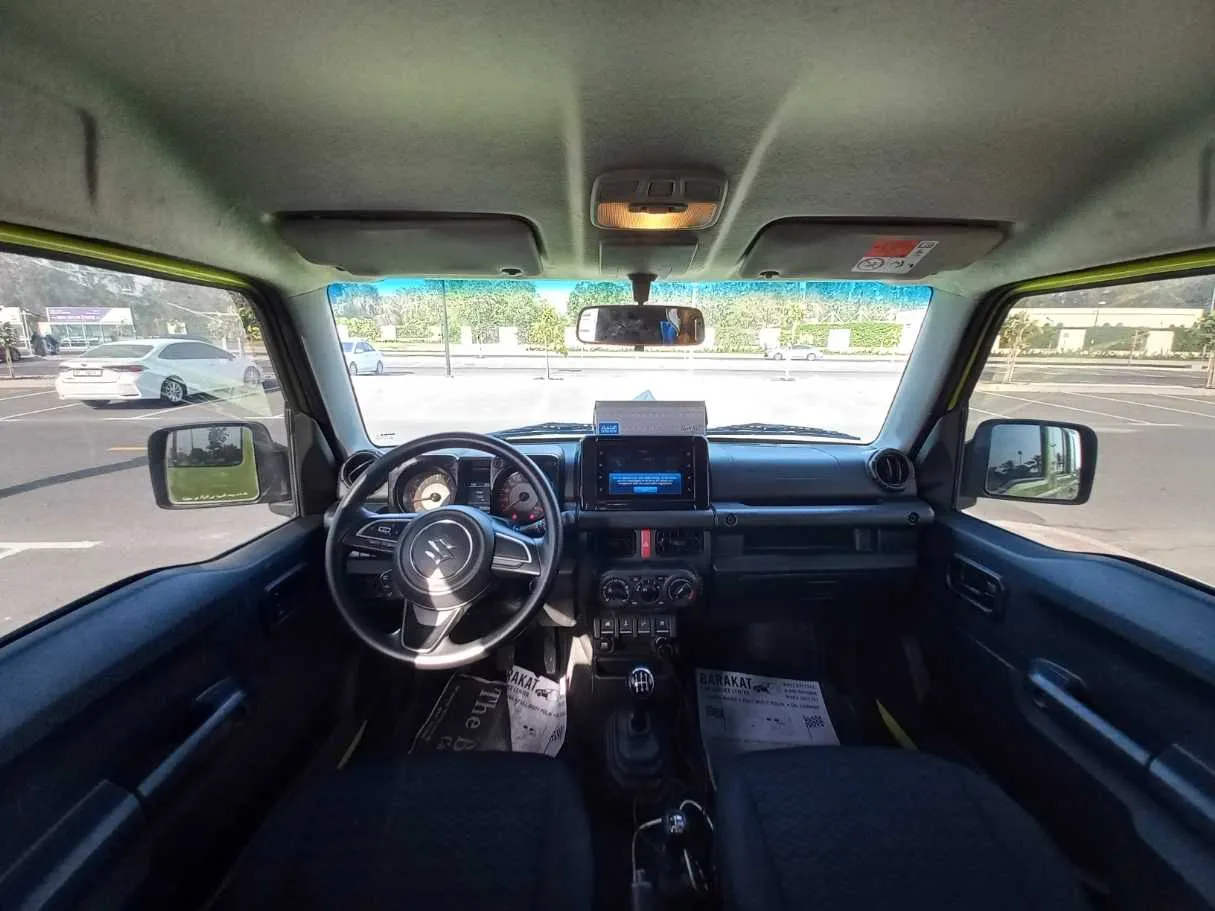 Car image 14