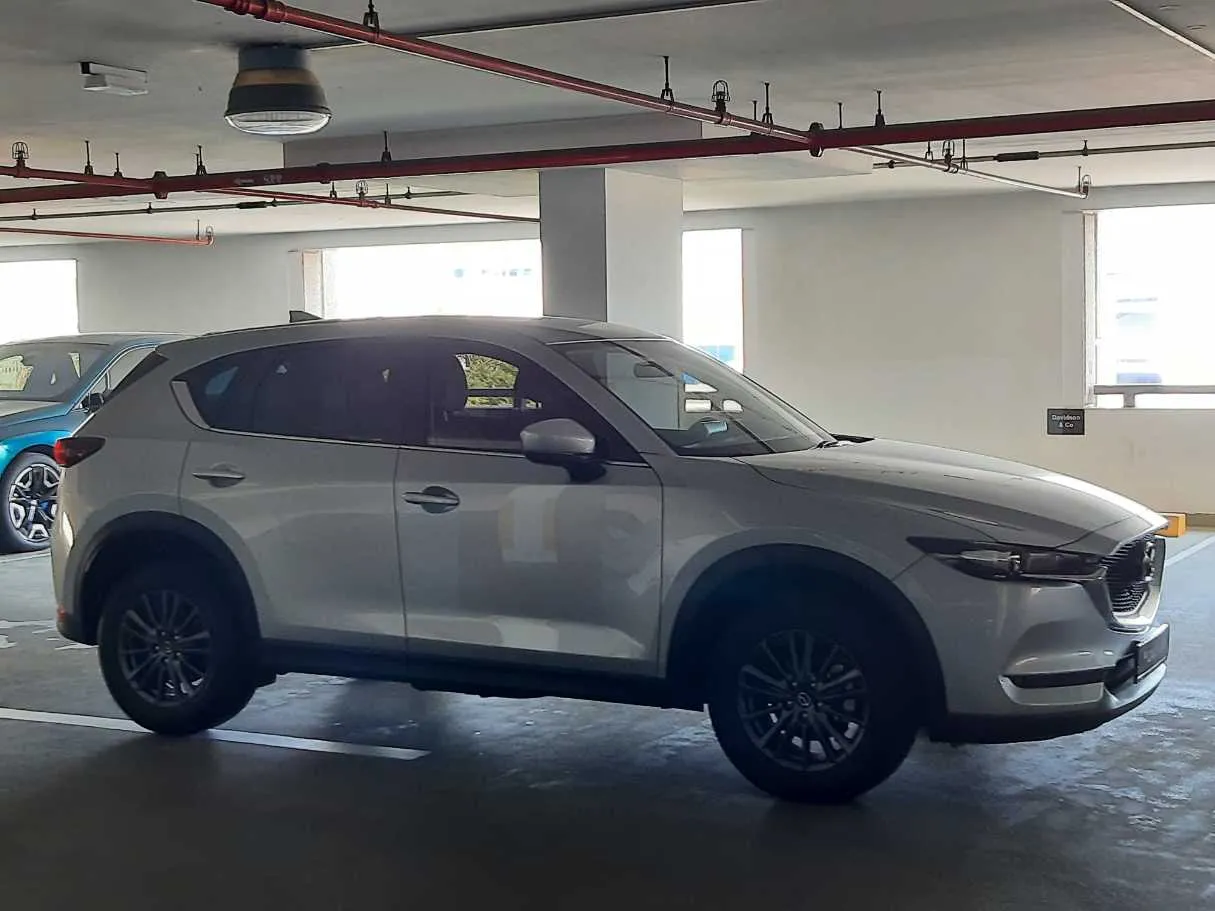 Car image 3