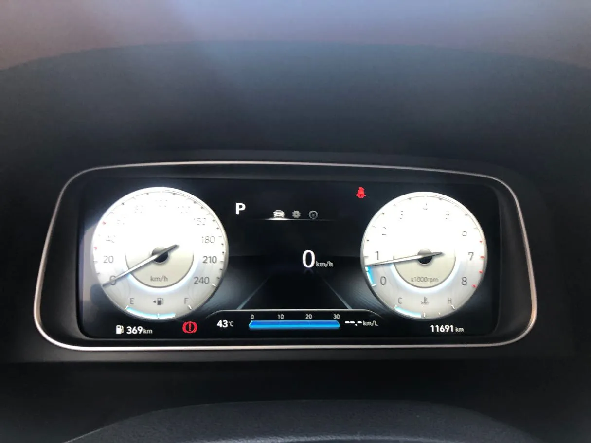 Car image 18