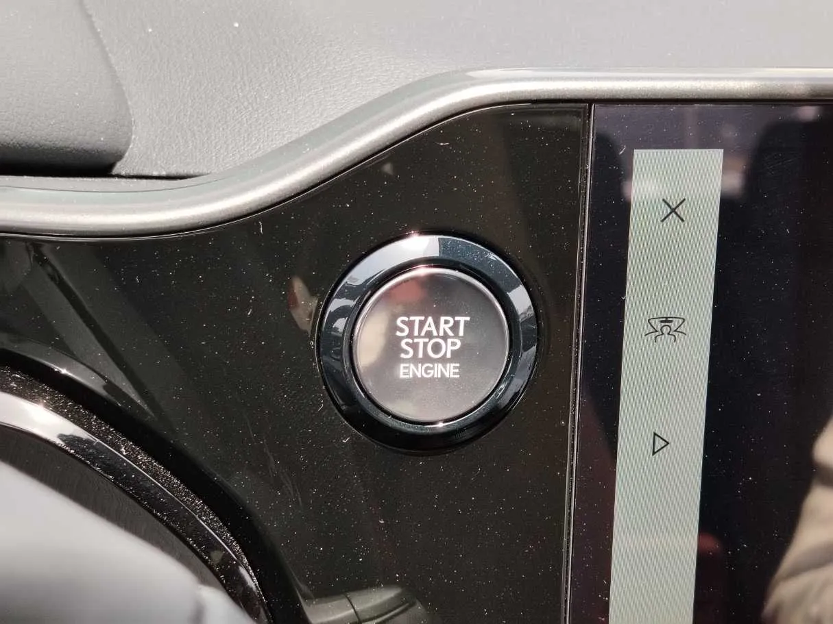 Car image 33