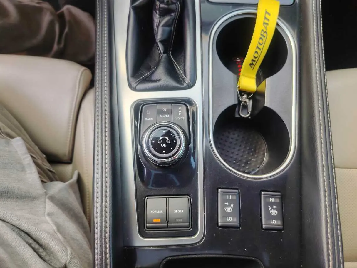 Car image 23