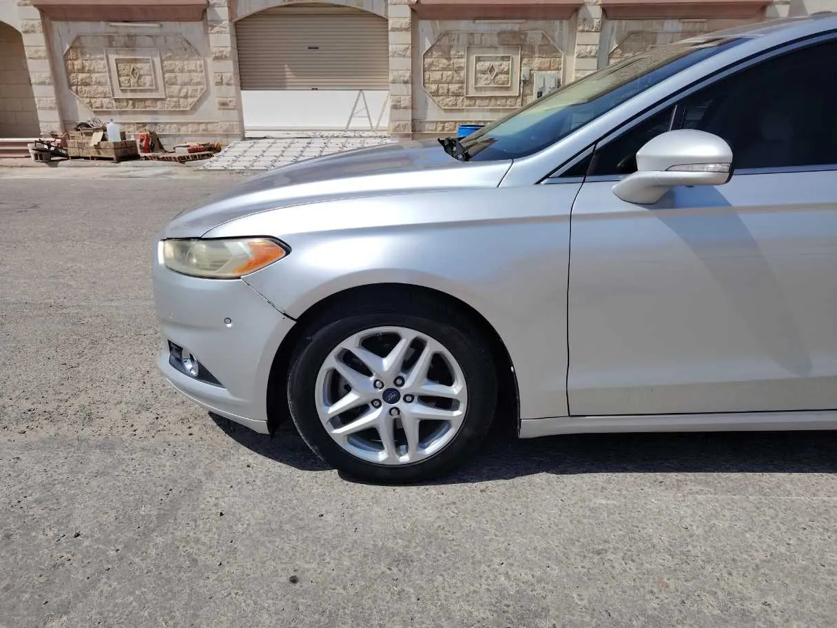 Car image 8