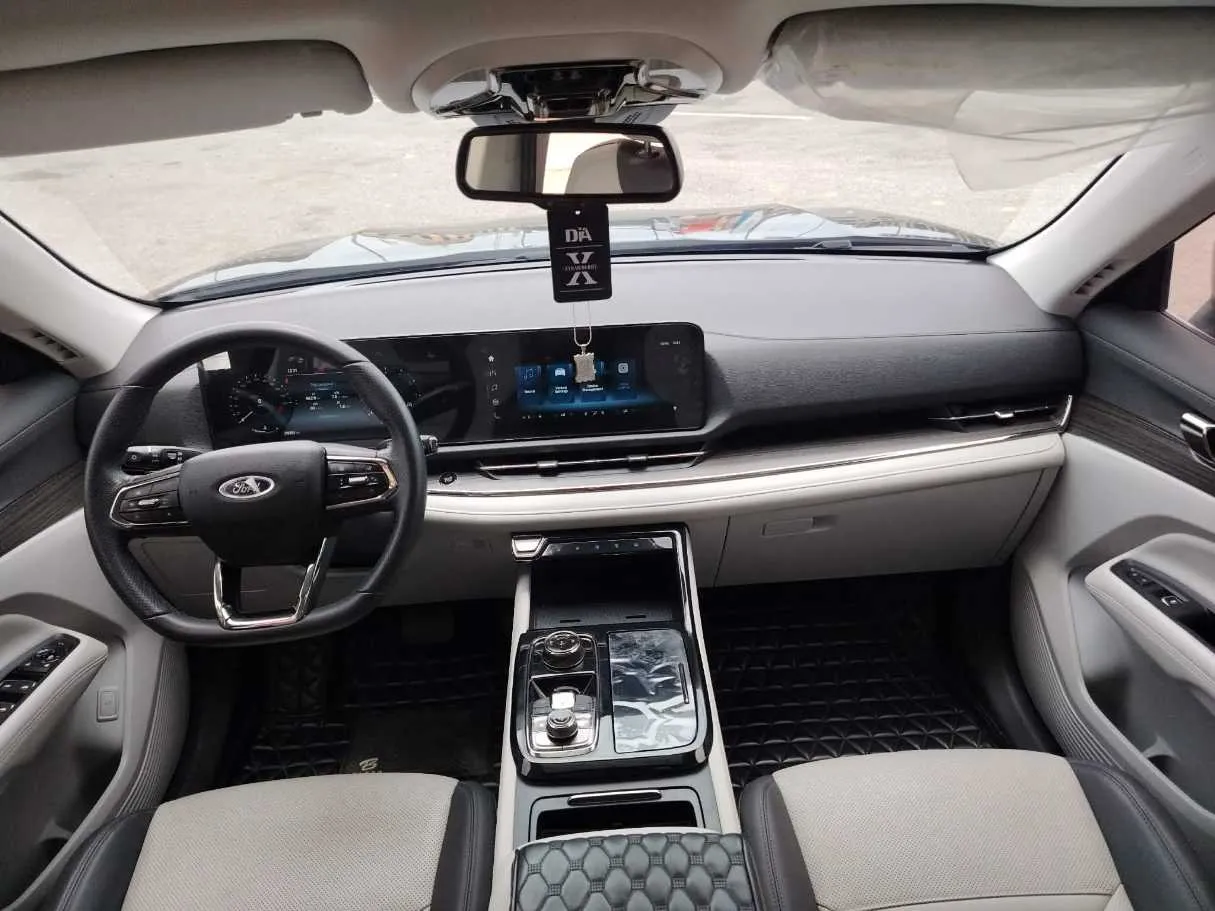 Car image 21
