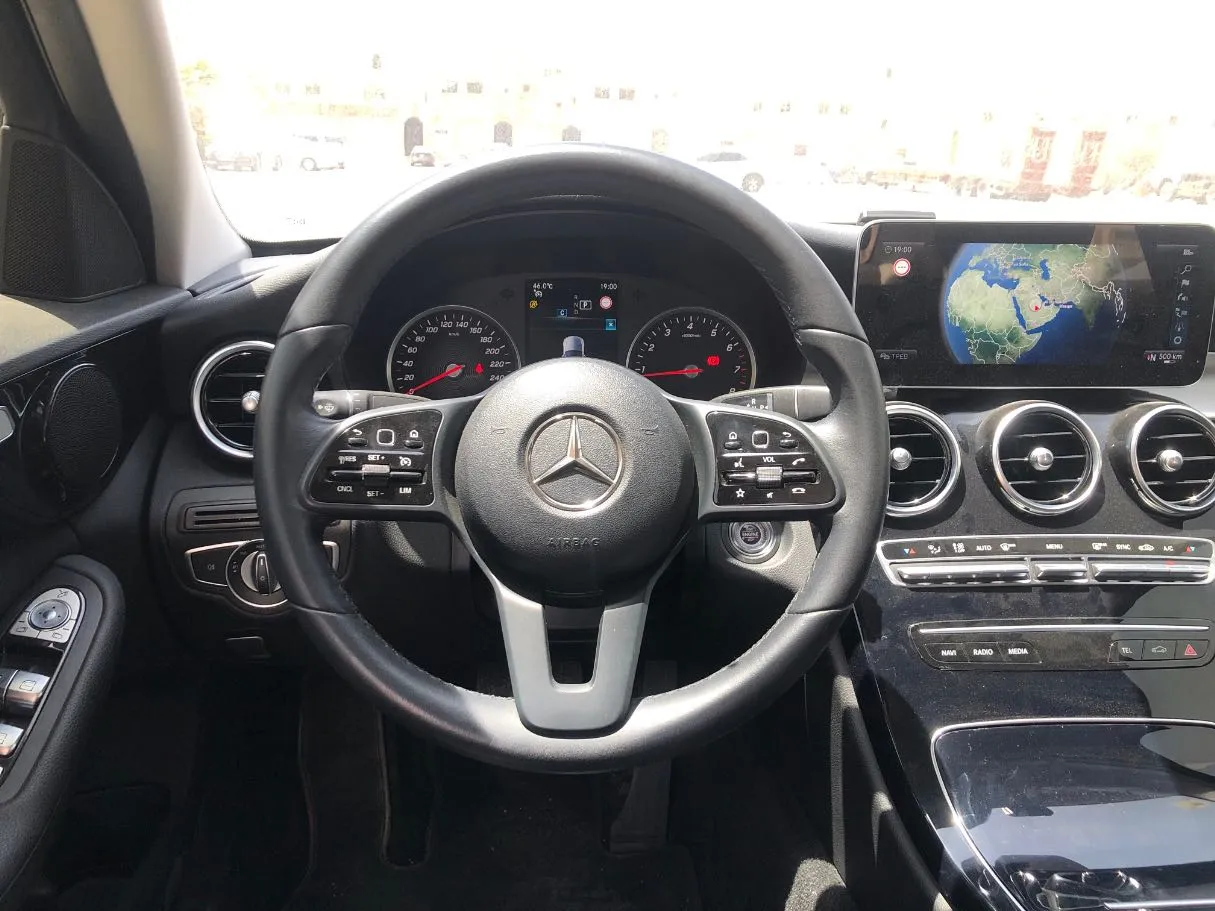 Car image 16