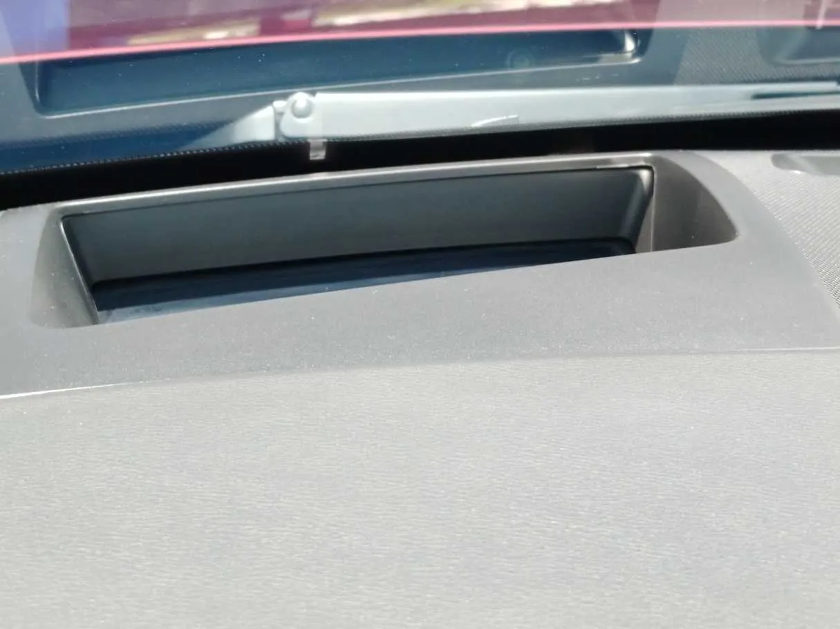 Car image 30