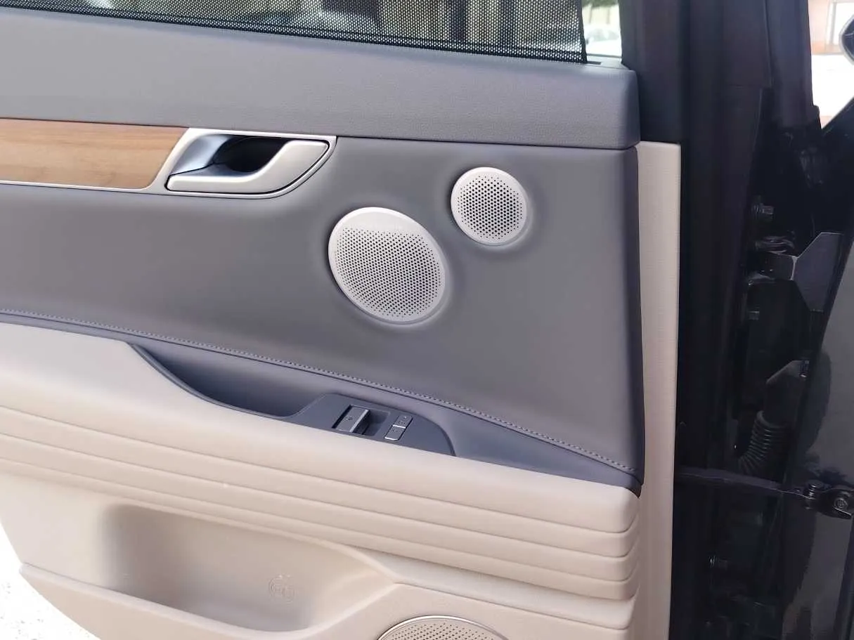 Car image 38